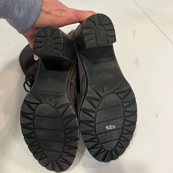 White Mountain lace up boot - Picture 3 of 5